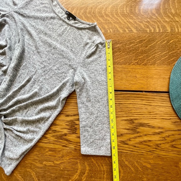 Gibson Top - Picture 5 of 10